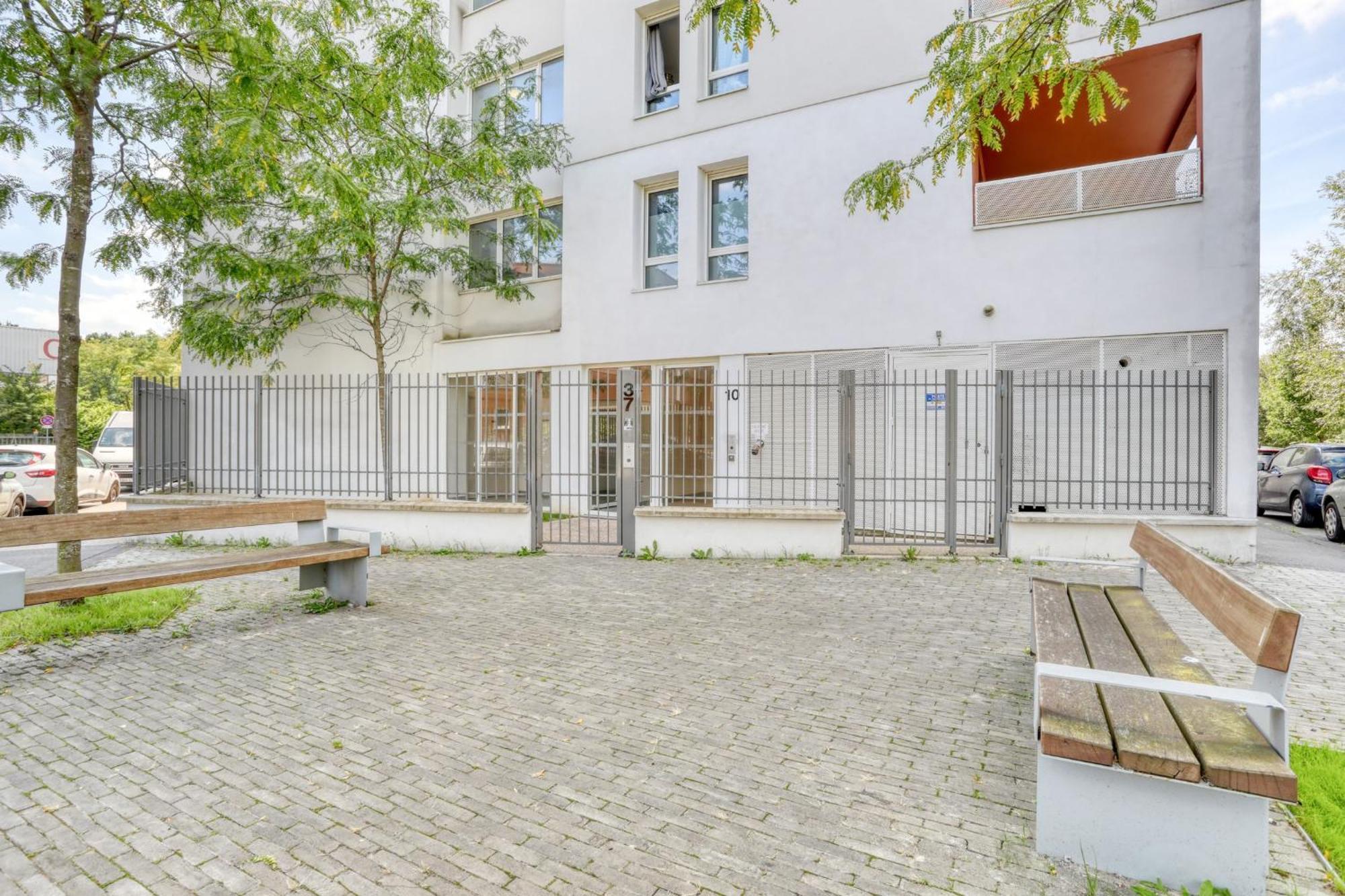 "Le Serenity ", Appartement Spacieux ,Balcon, Parking Prive Gratuit, Netflix, Proche Cdg Et Stade De France Stains Buitenkant foto